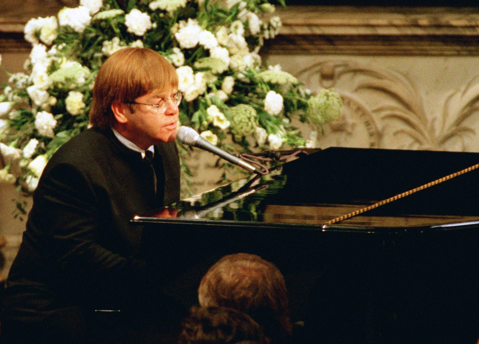 Reino Unido. Família real não queria que Elton John cantasse no funeral da princesa Diana