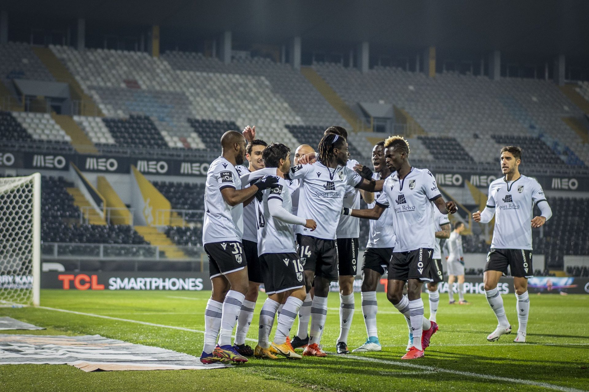 Jogo entre Vitória de Guimarães e Nacional adiado devido a surto de covid-19