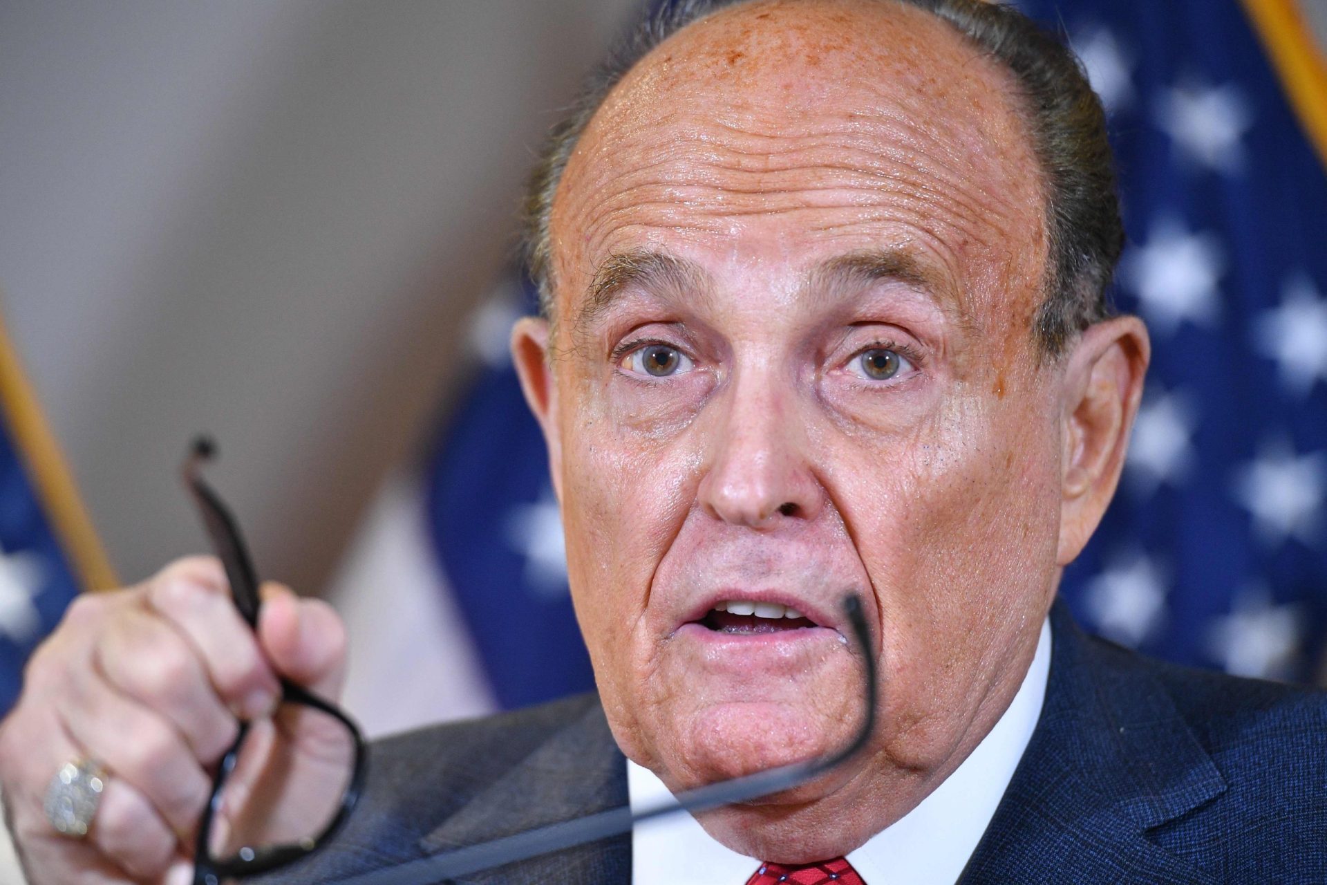 Youtube suspende funcionalidades do canal de Rudy Giuliani