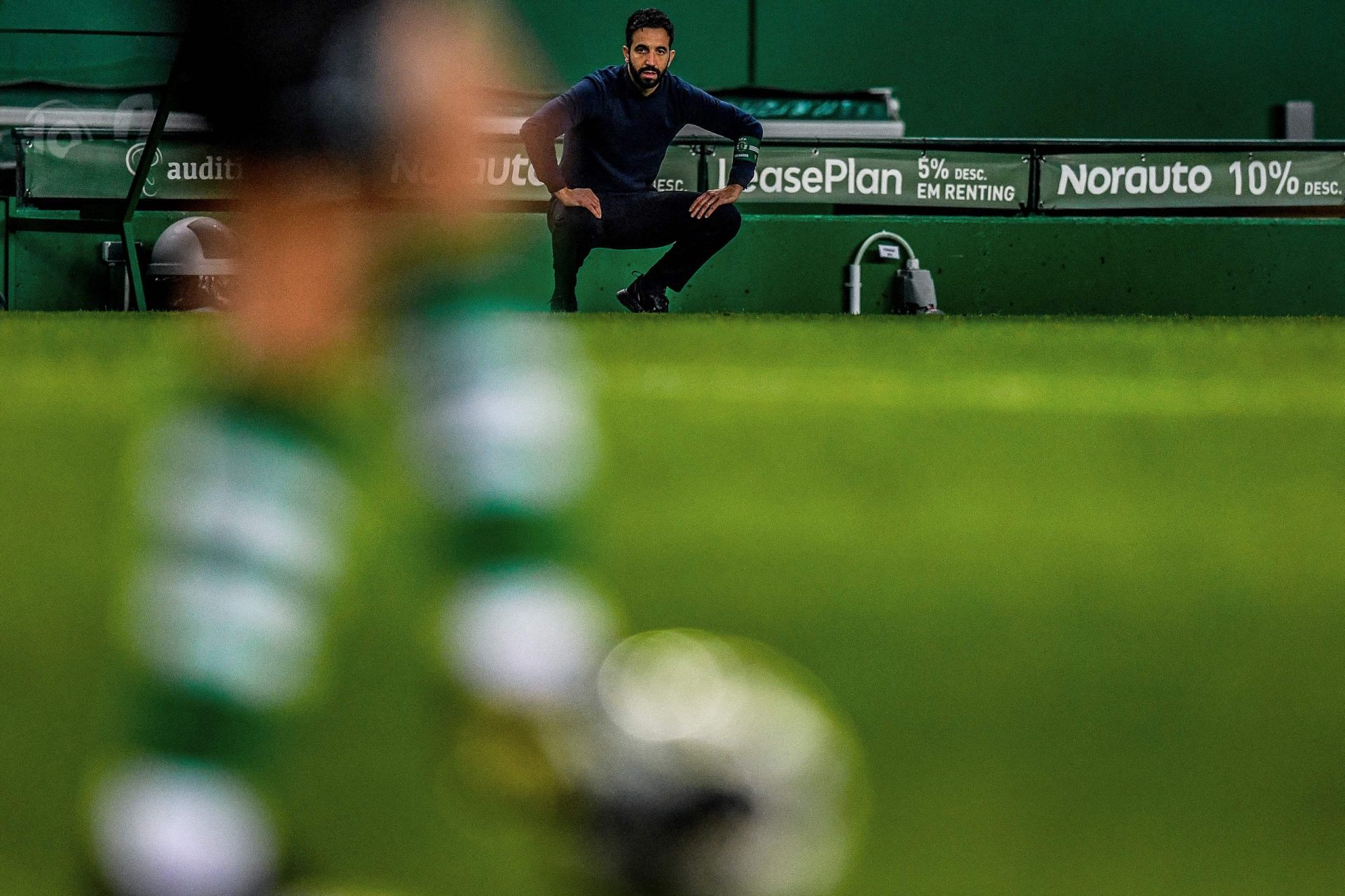 Veja os onzes do Ajax-Sporting