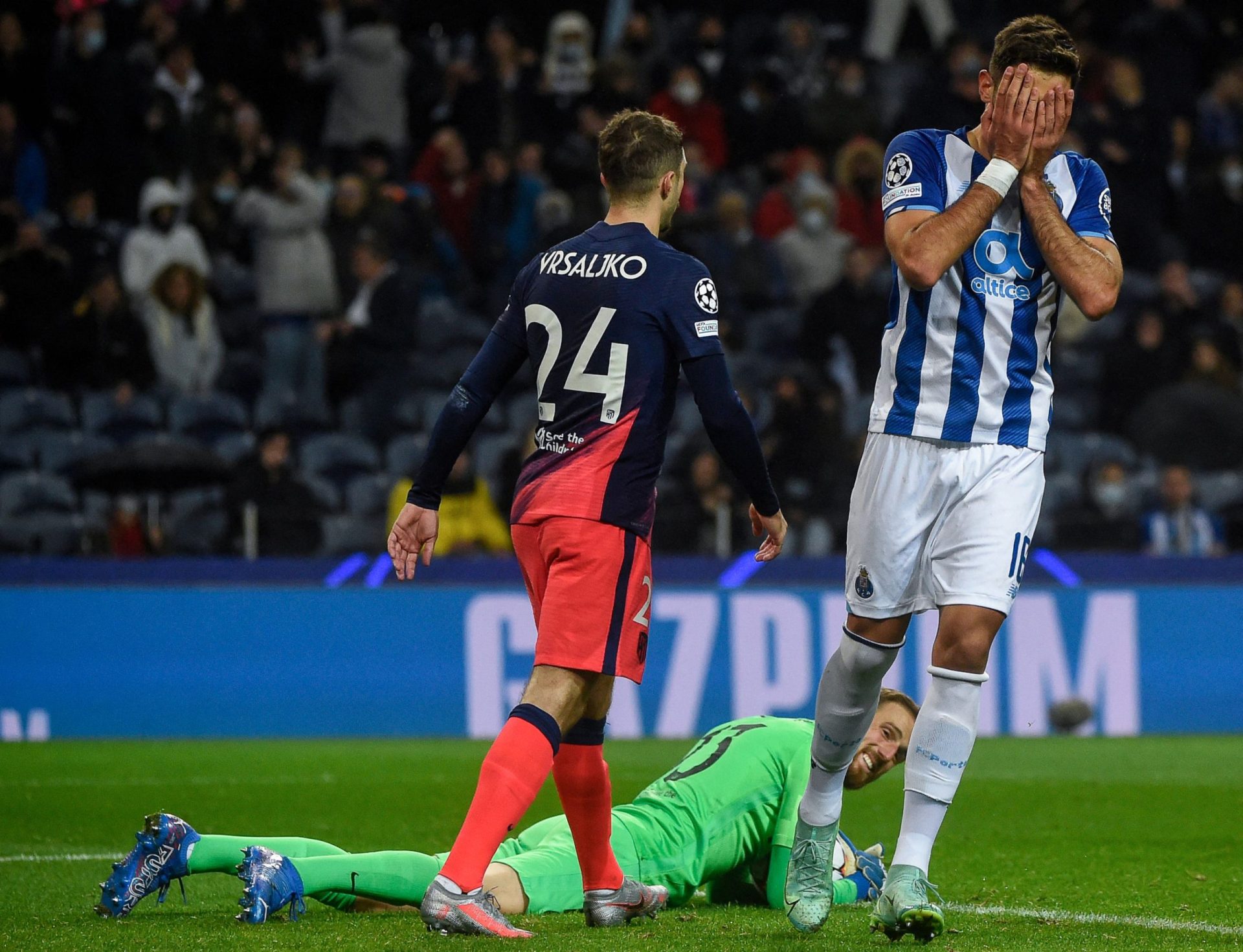 Liga dos Campeões. FC Porto perde contra o Atlético de Madrid e segue para a Liga Europa