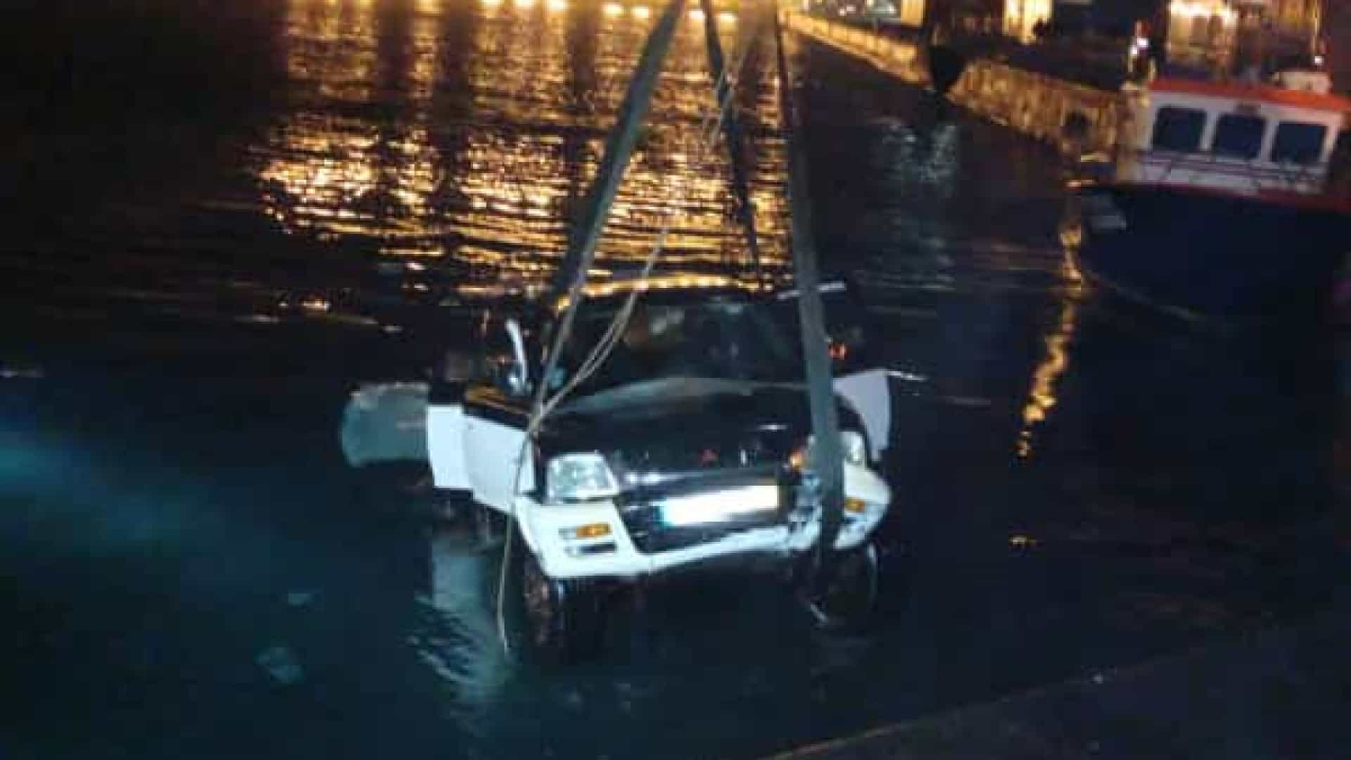 Açores. Carro com quatro ocupantes caiu ao mar