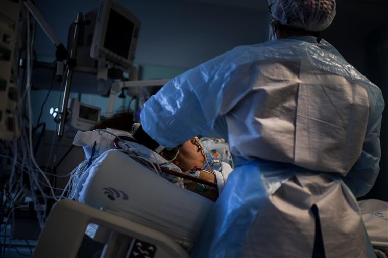 Desde 11 de janeiro que Portugal não tinha menos de 4 mil doentes covid hospitalizados