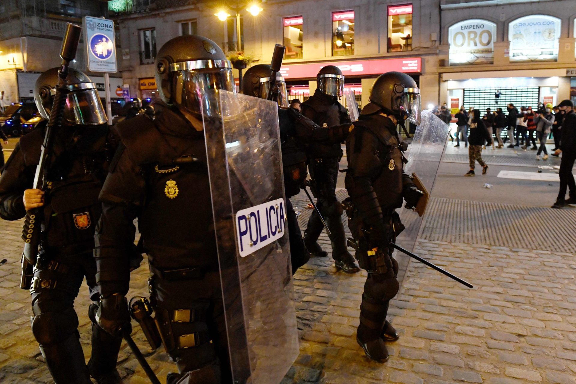 Catalunha. 34 pessoas detidas em protestos contra a prisão de Pablo Hásel