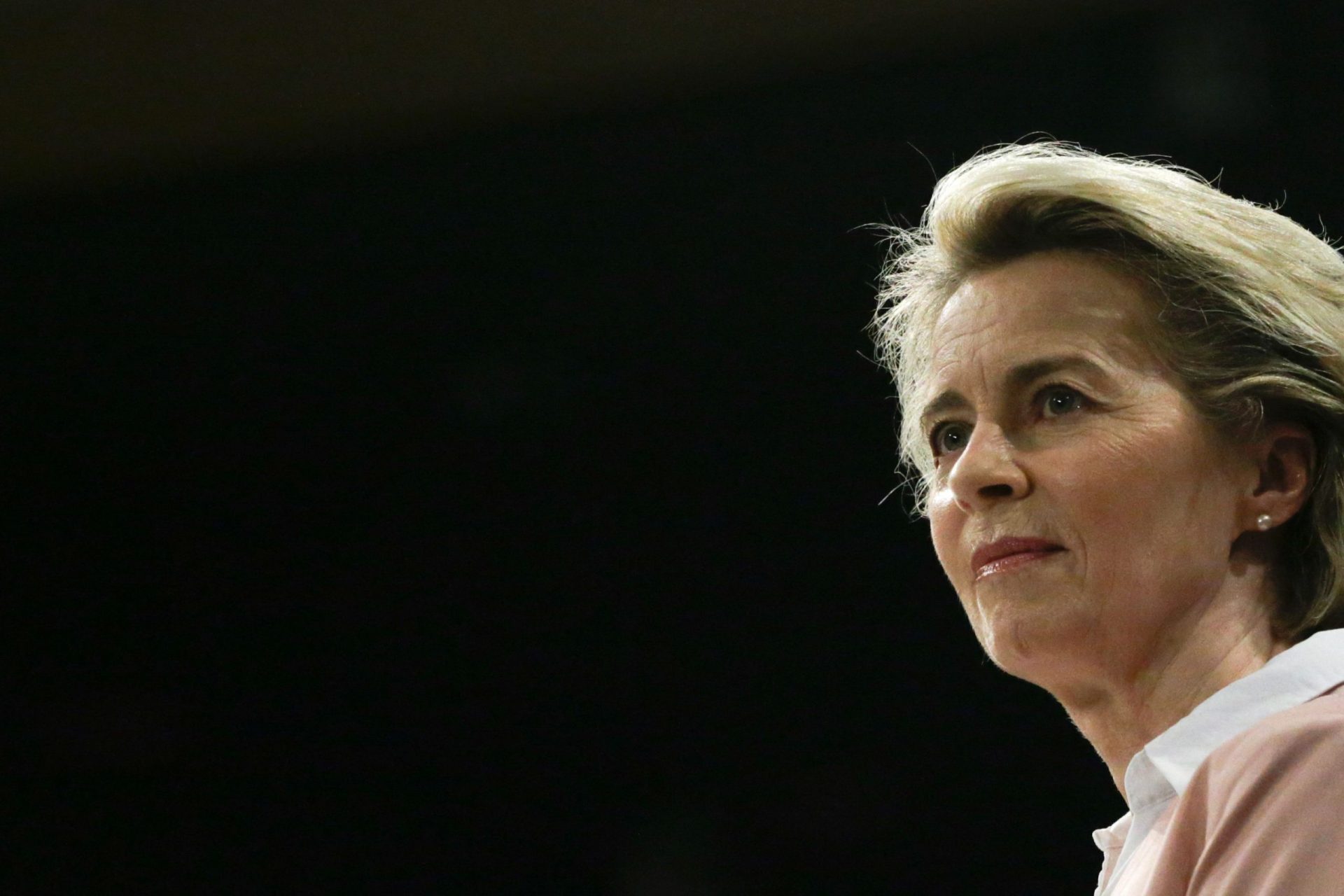 Von der Leyen fala “em semanas difíceis” em Portugal devido à covid-19