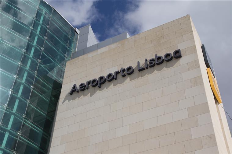 Homem de 25 anos detido no Aeroporto de Lisboa por tráfico de seres humanos