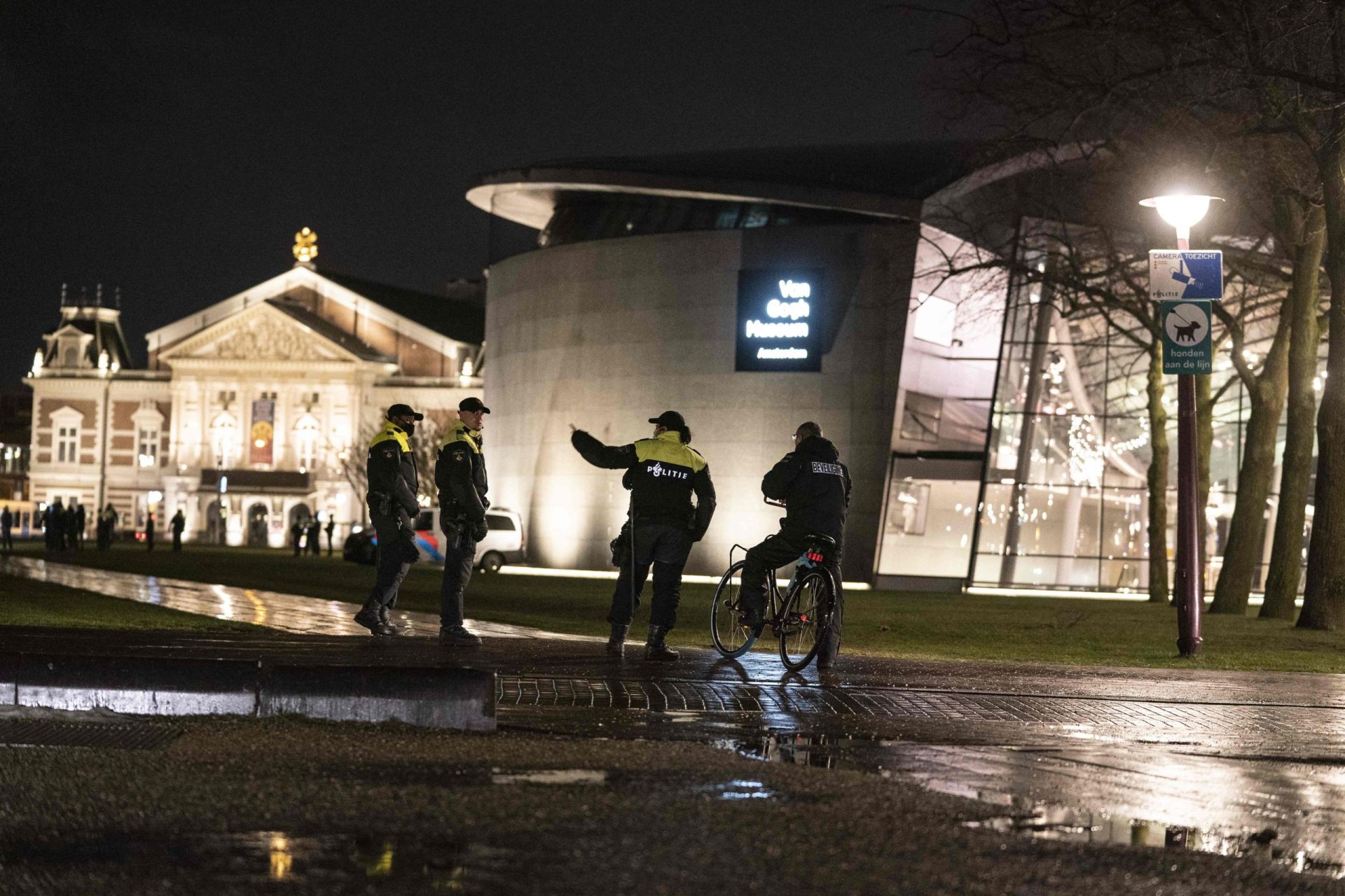 Holanda continua com recolhimento obrigatório até dia 15 de março