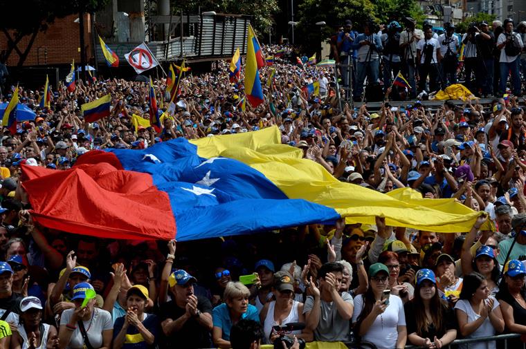 Embaixadora portuguesa da UE na Venezuela tem 72 horas para deixar o país