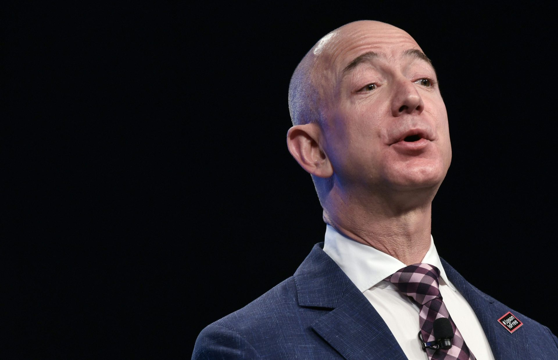 Jeff Bezos deixa liderança da Amazon