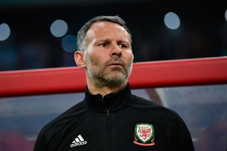 Acusação de violência doméstica mantém Giggs afastado de jogos do País de Gales