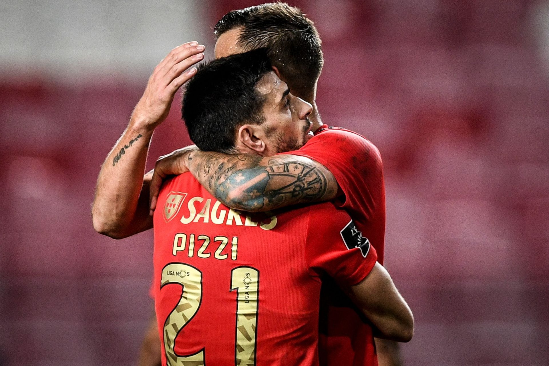 Benfica vence Rio Ave por 2-0