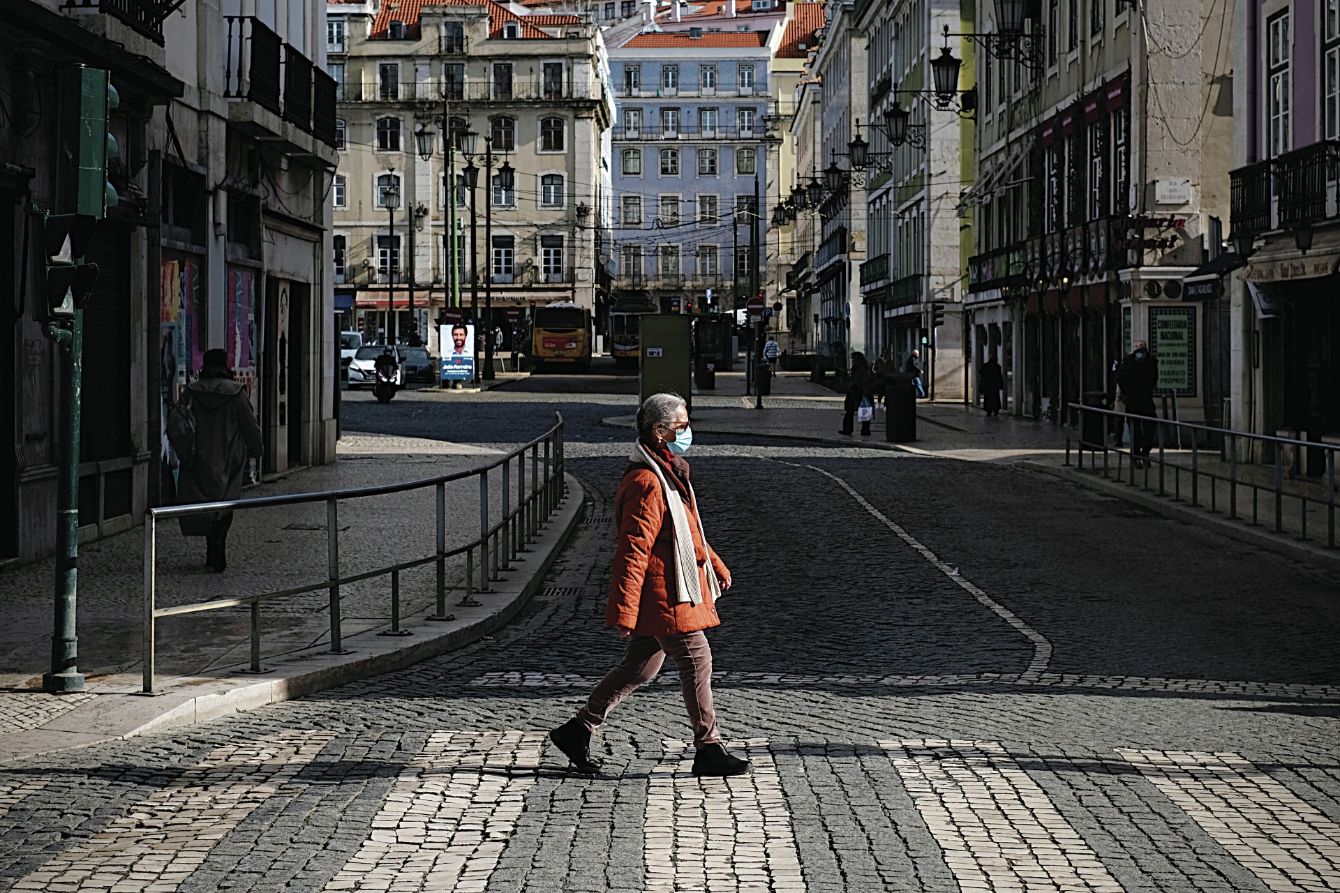 Uso obrigatório de máscara na rua vai ser prolongado por mais três meses