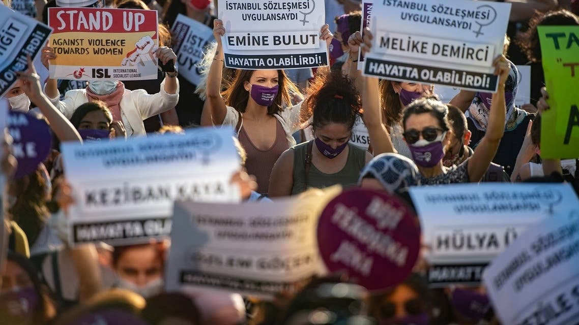 Turquia abandona tratado europeu que prevenia violência contra as mulheres