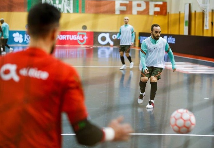 Ricardinho vai ser operado amanhã devido a lesão que o impossibilita terminar a atual temporada