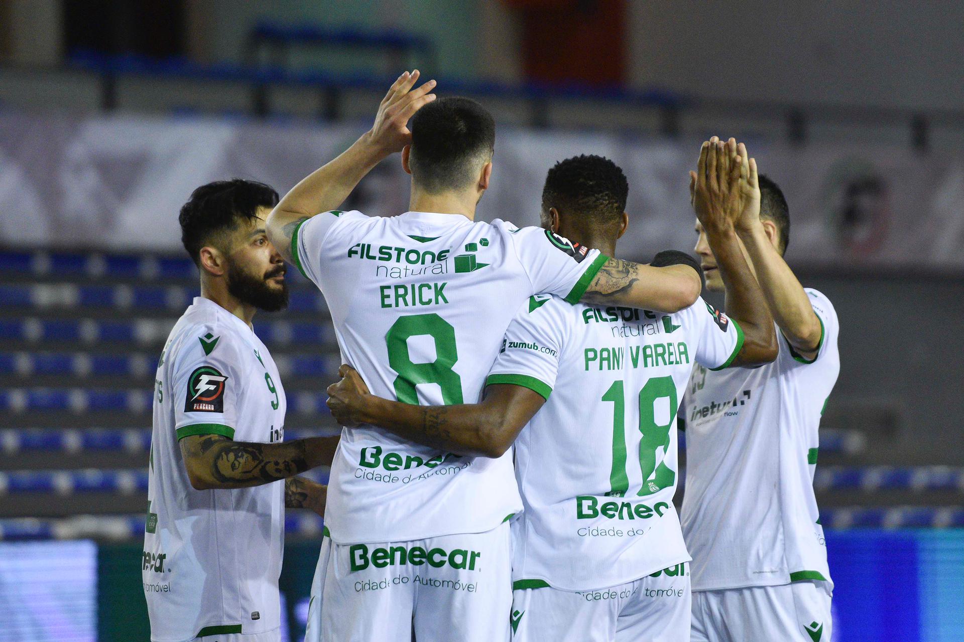 Sporting goleia Benfica e vence Taça da Liga de futsal