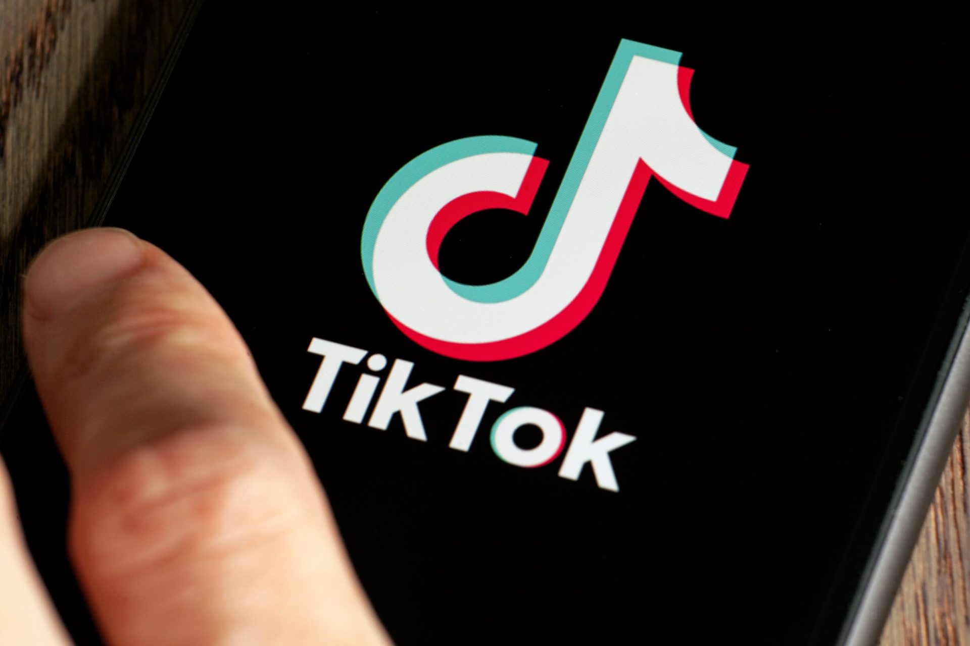 Criança de 12 anos em morte cerebral após desafio do Tik Tok