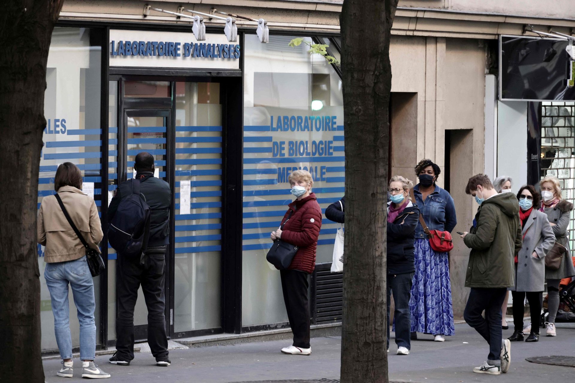 Governo francês prepara-se para anunciar novas restrições