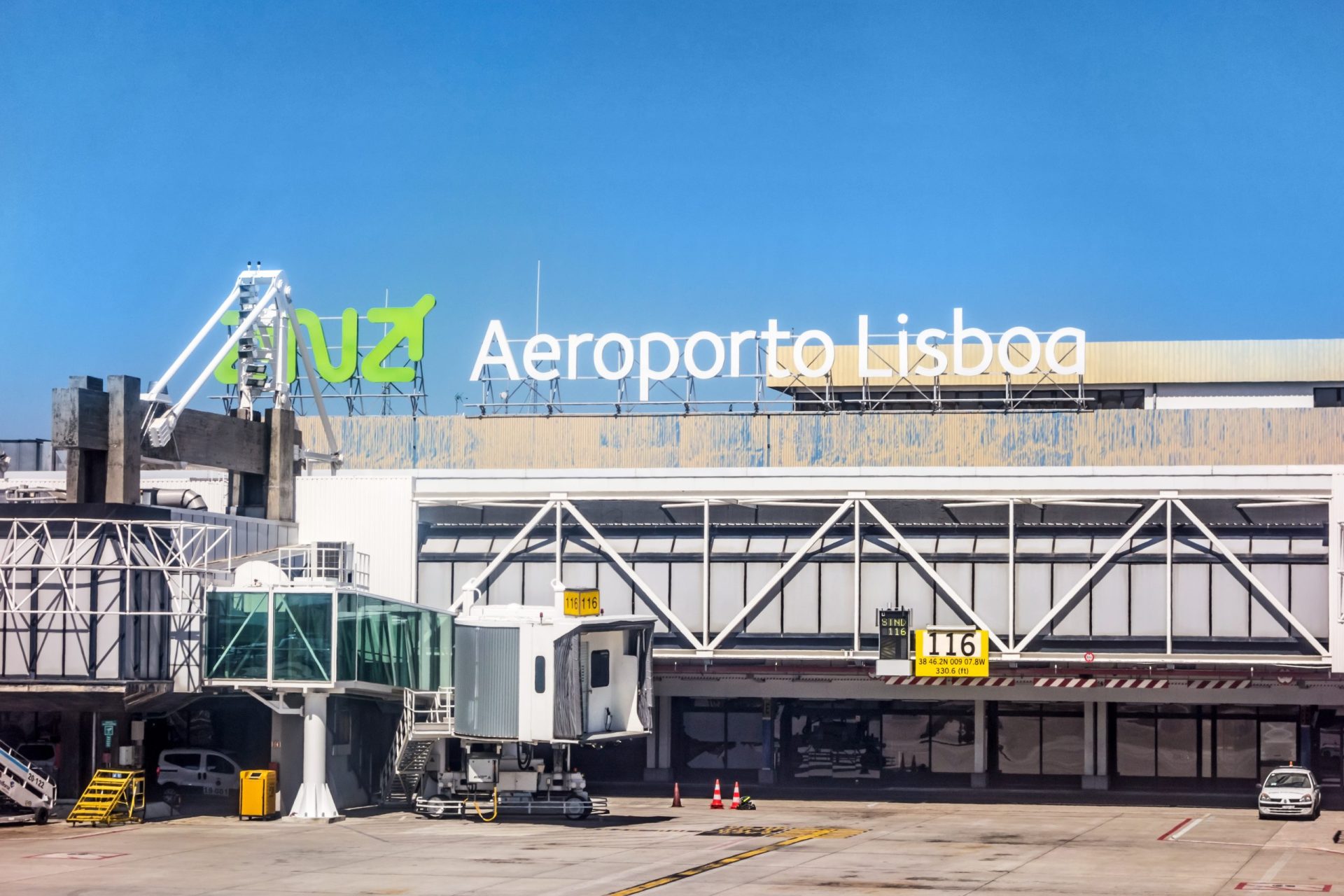 Brasileiros retidos em Portugal. 130 aguardam próximo voo humanitário