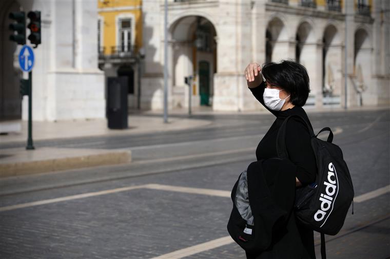 Ainda há mais de 60 mil pessoas infetadas com covid-19 em Portugal