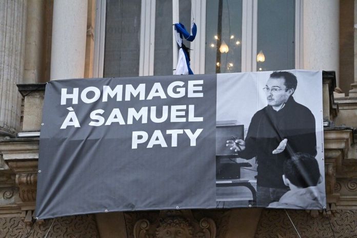 França. Adolescente que denunciou islamofobia de Samuel Paty admite que mentiu