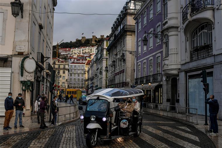 Portugal distancia-se da tendência europeia de casos e mortes por covid-19