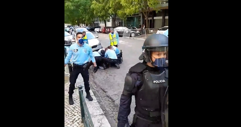 Vídeo mostra polícia de intervenção a usar força contra apoiantes de juiz anti-confinamento
