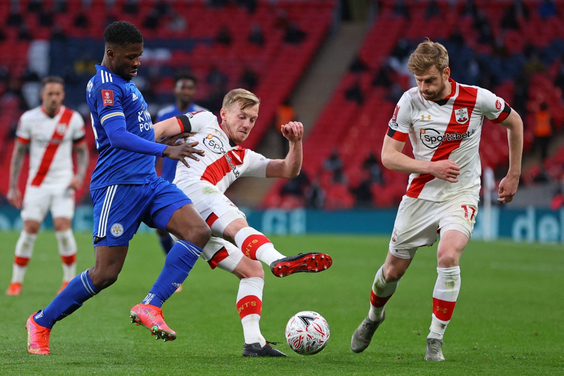 Leicester City bate Southampton e conquista lugar na final da Taça de Inglaterra