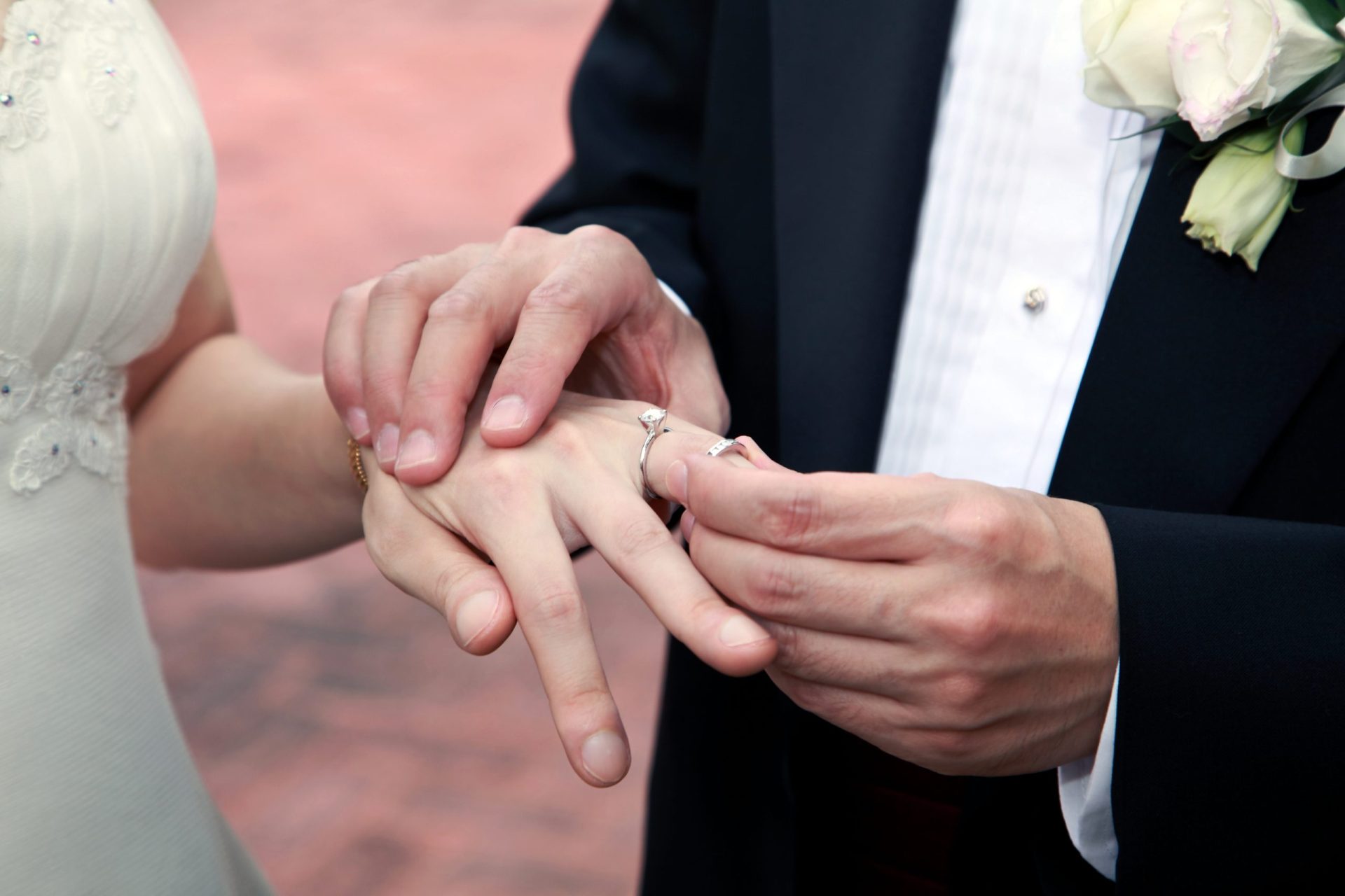 Noivos foram ‘penetras’ na sua própria festa de casamento