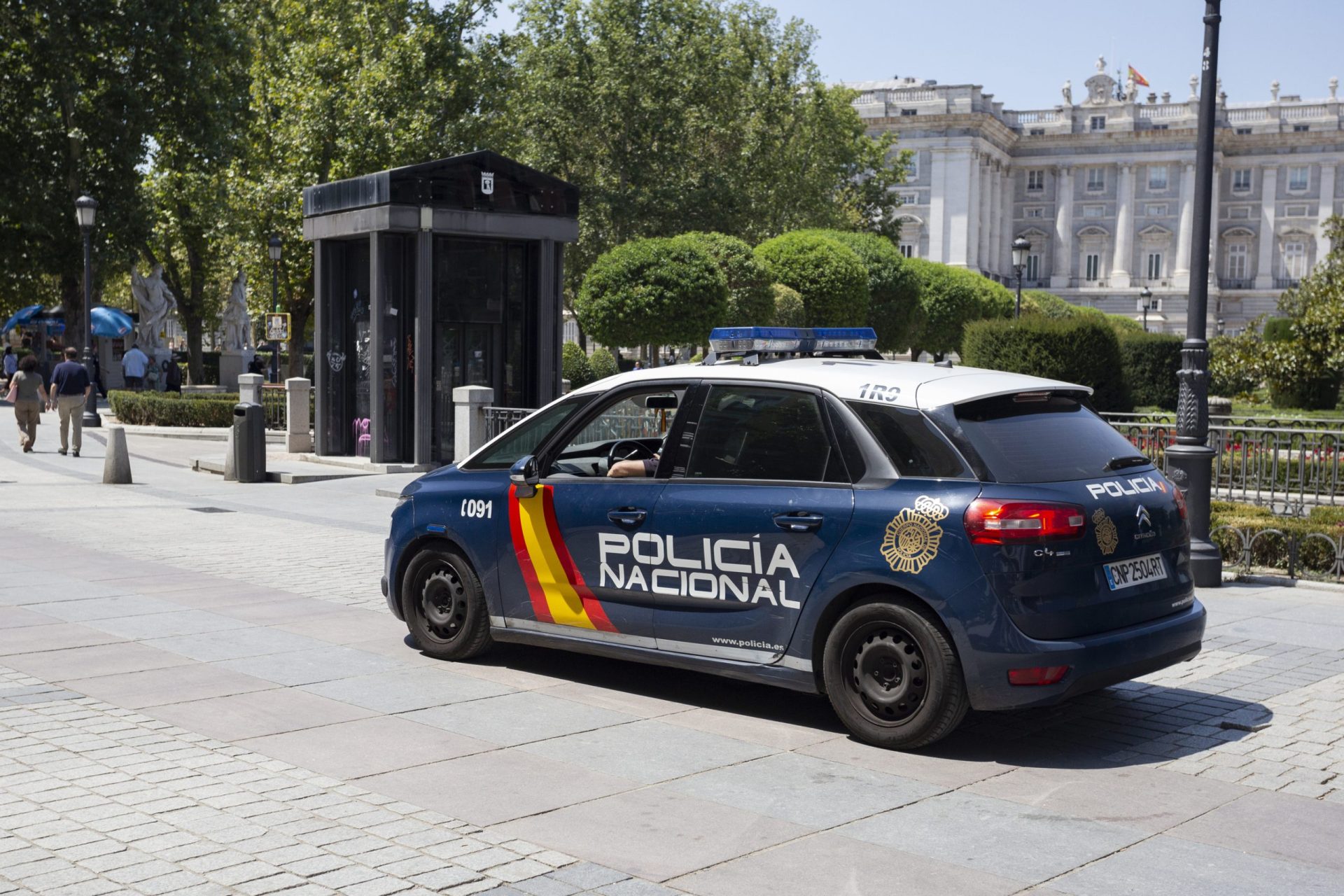 Polícia espanhola identifica autor da carta enviada com faca ensanguentada a ministra