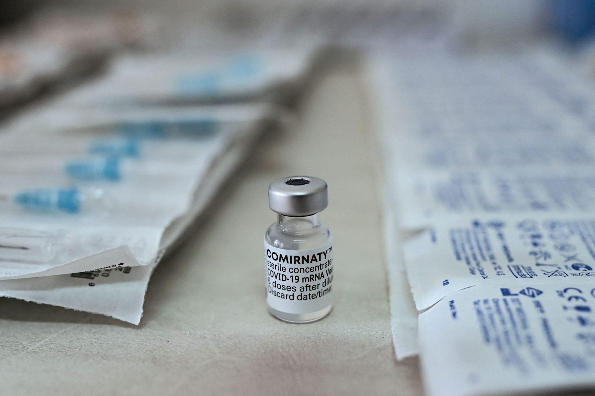 Vacinação de crianças a partir dos 12 anos poderá arrancar em junho na UE, diz laboratório BioNTech