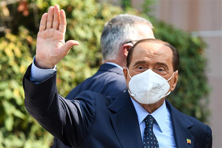 Itália. Silvio Berlusconi novamente internado