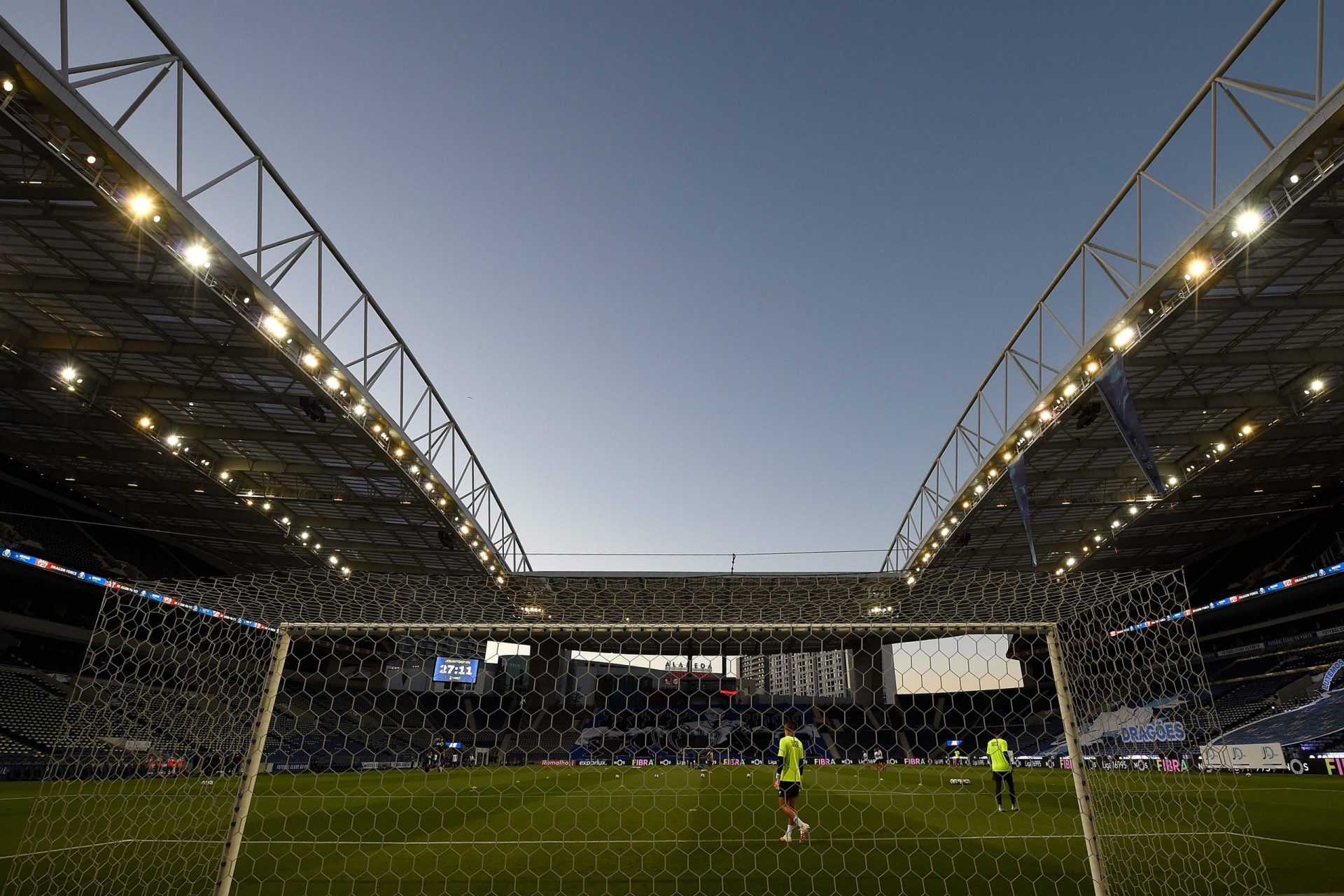 UEFA confirma final da Champions no Dragão com 12 mil adeptos