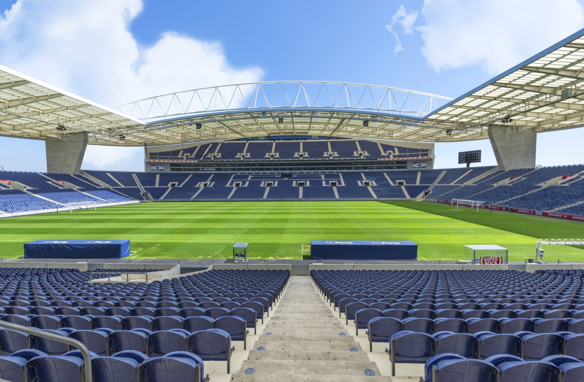 Champions. Adeptos para a final no Dragão não deverão ter “contacto com a população em geral”