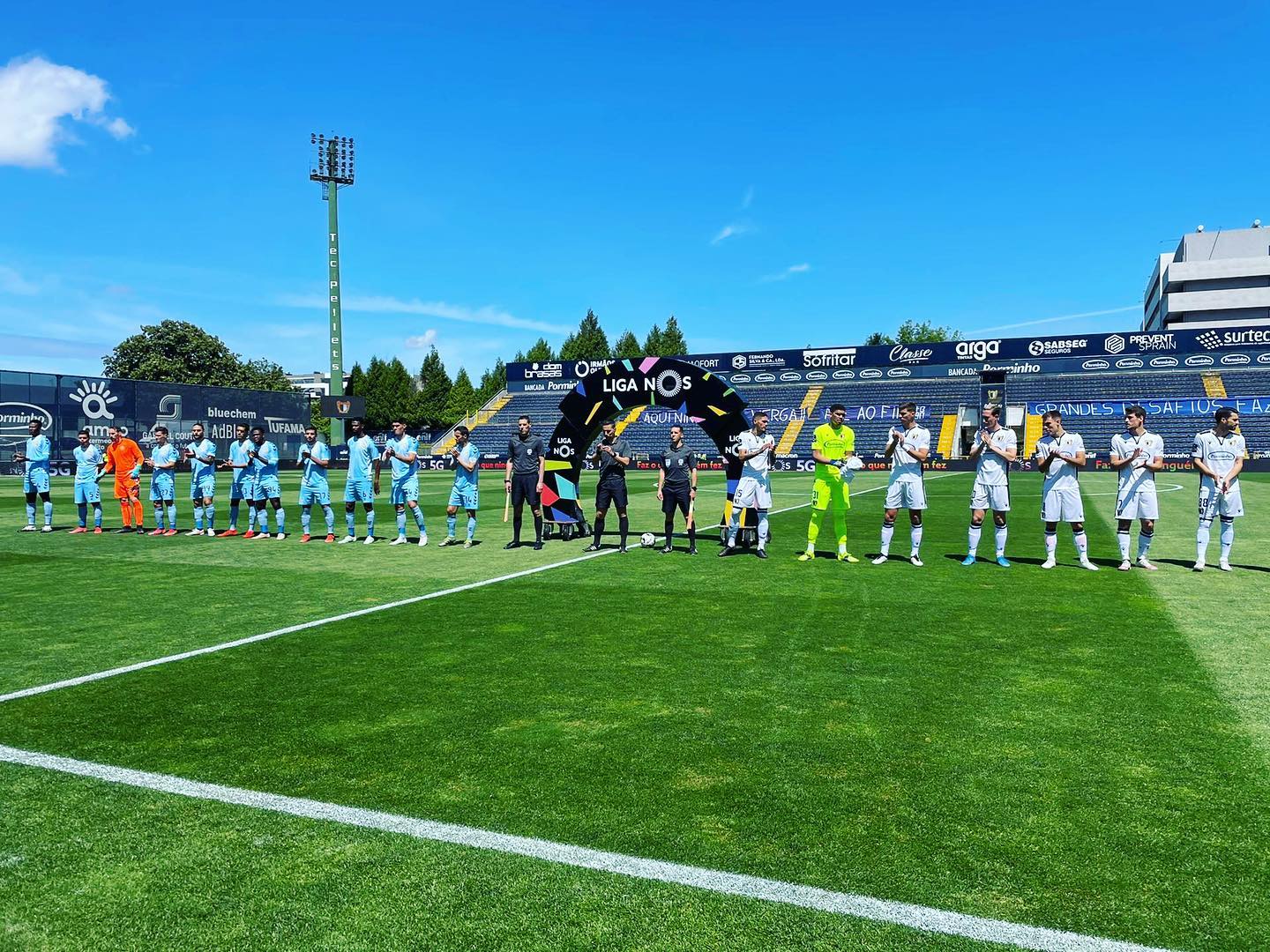 Nacional perde em Famalicão e desce à II Liga