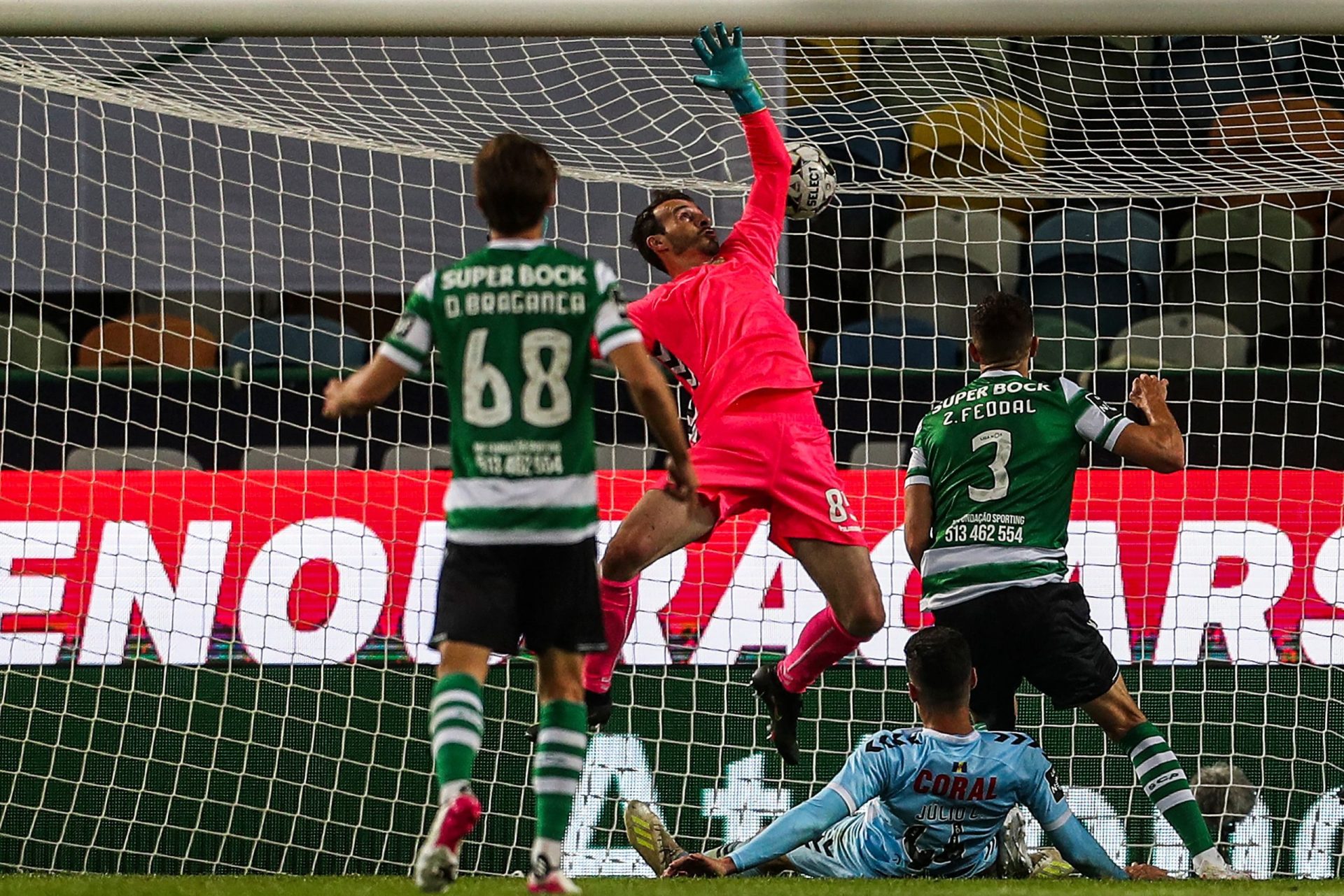 Sporting vence Nacional e consolida liderança do campeonato