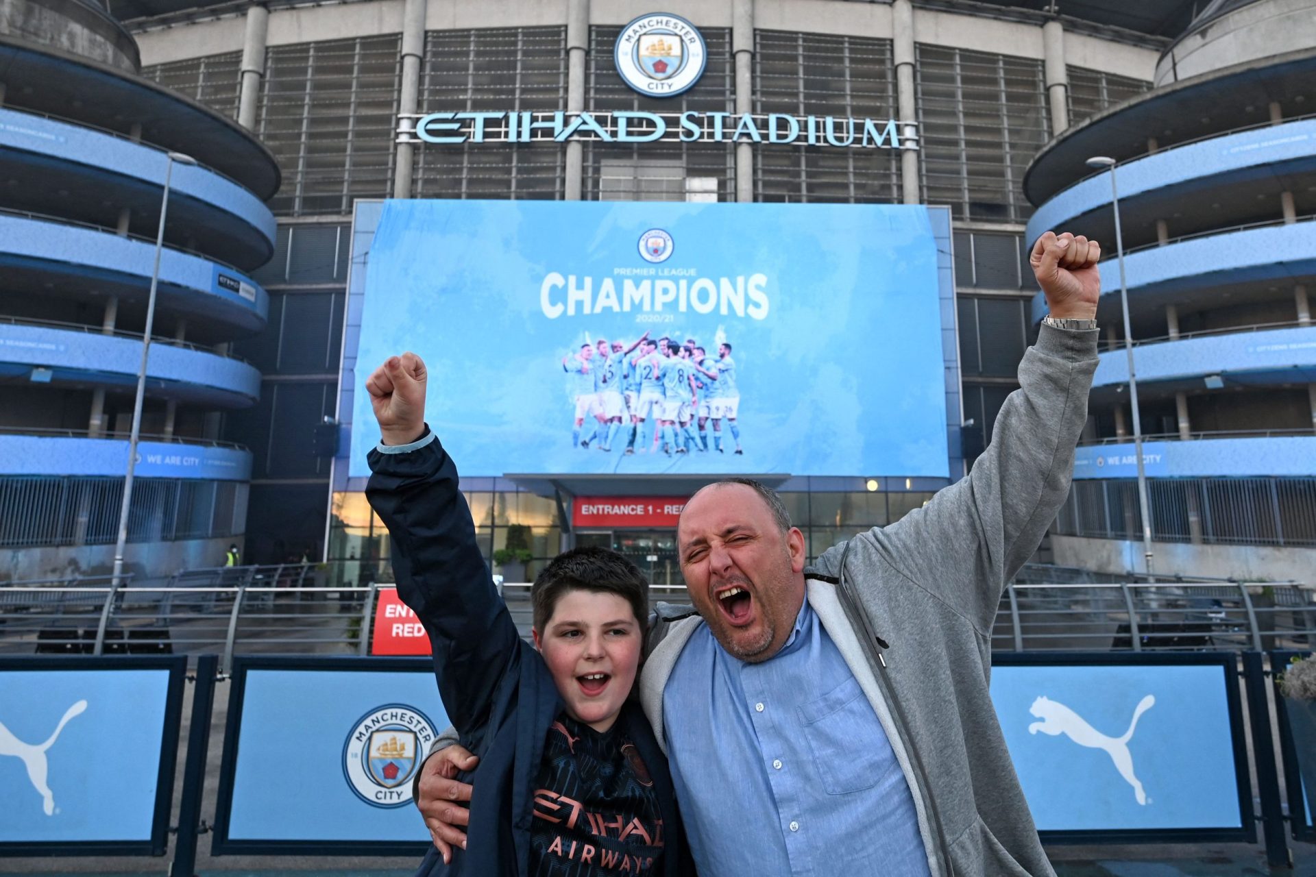 Despesas da viagem dos adeptos do Manchester City ao Porto serão pagas pelo dono do clube