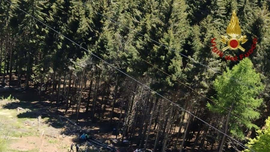 Queda de teleférico em Itália mata nove pessoas e deixa duas crianças gravemente feridas