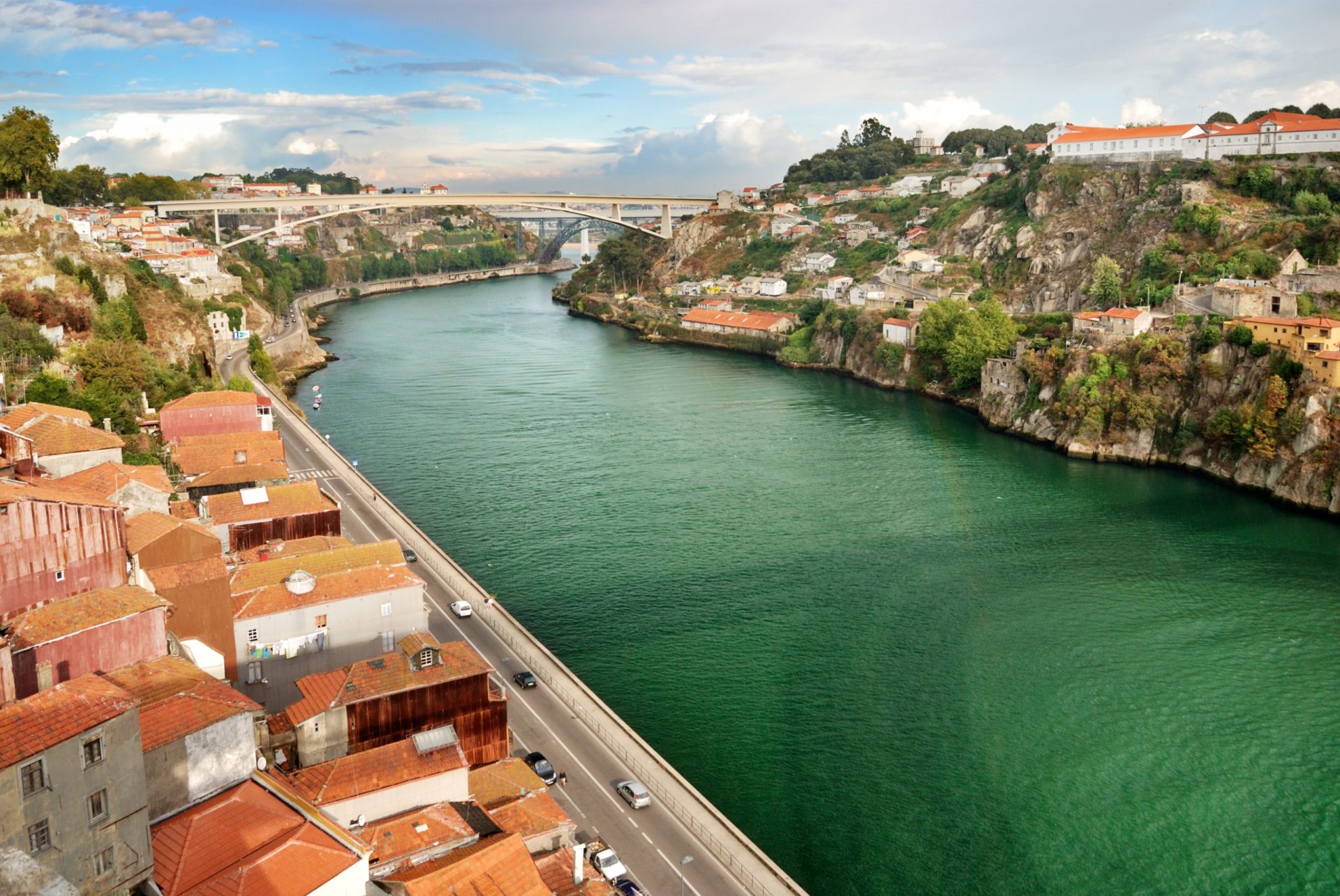 Encontradas duas munições de morteiro na margem do rio Douro