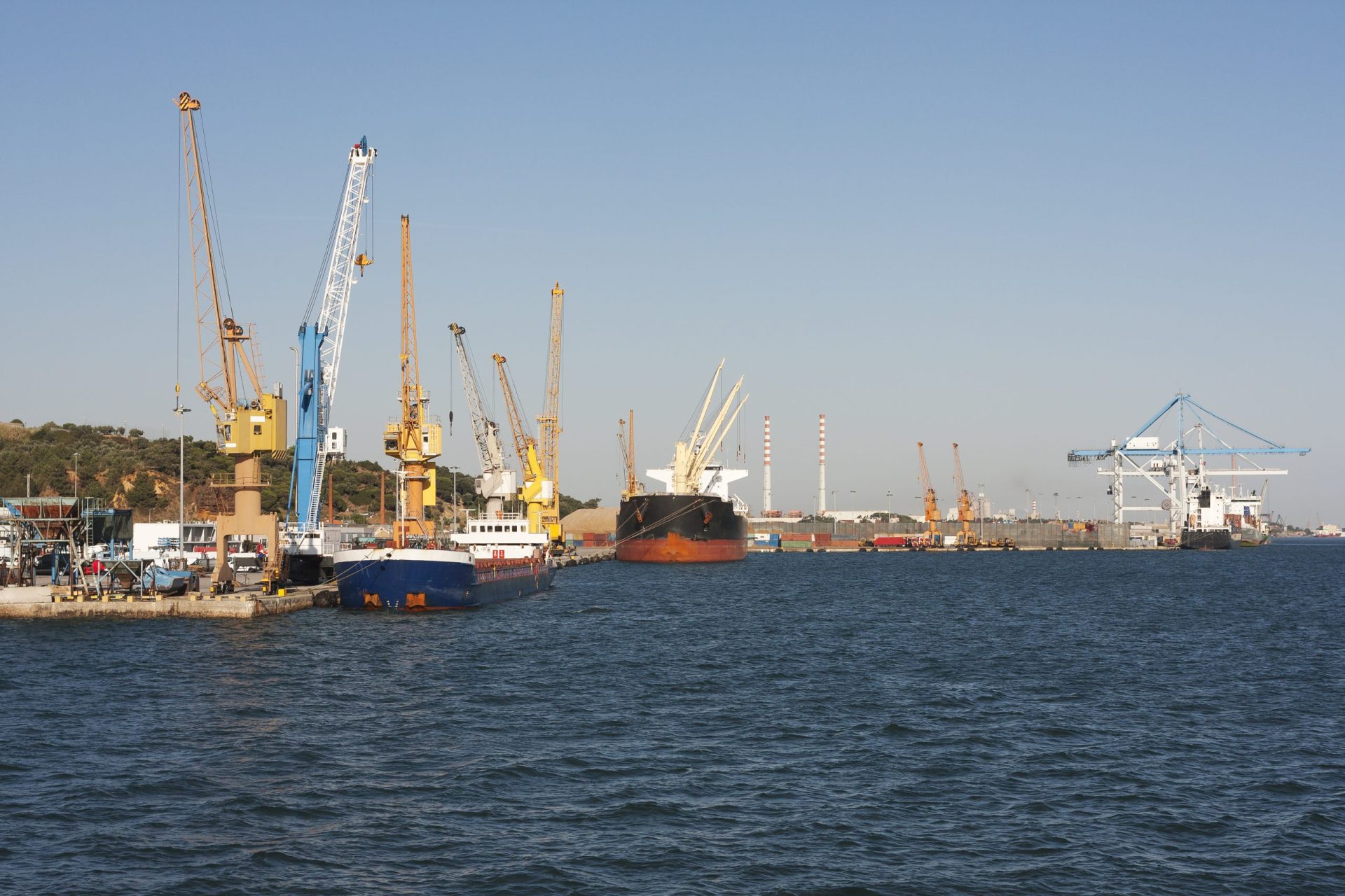 Estivadores alvo de buscas no Porto de Setúbal