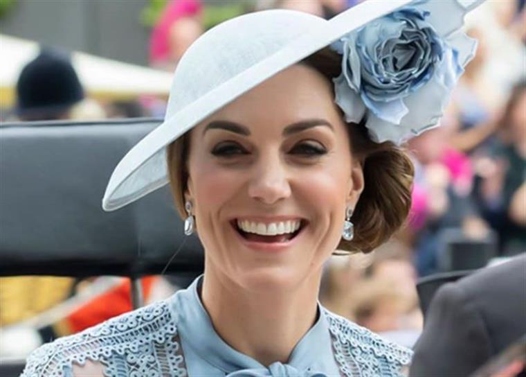 Kate Middleton recebe primeira dose da vacina contra a covid-19