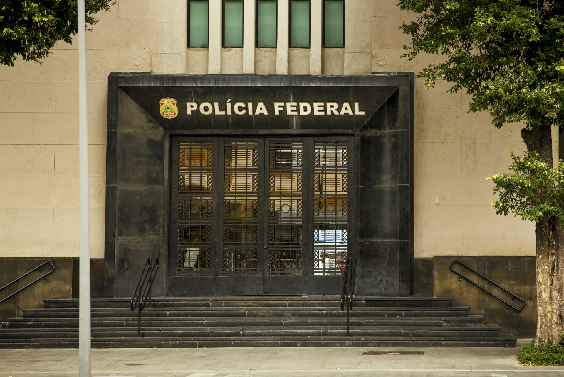 Rio de Janeiro. Cinco mortos e três feridos em tiroteio num bar