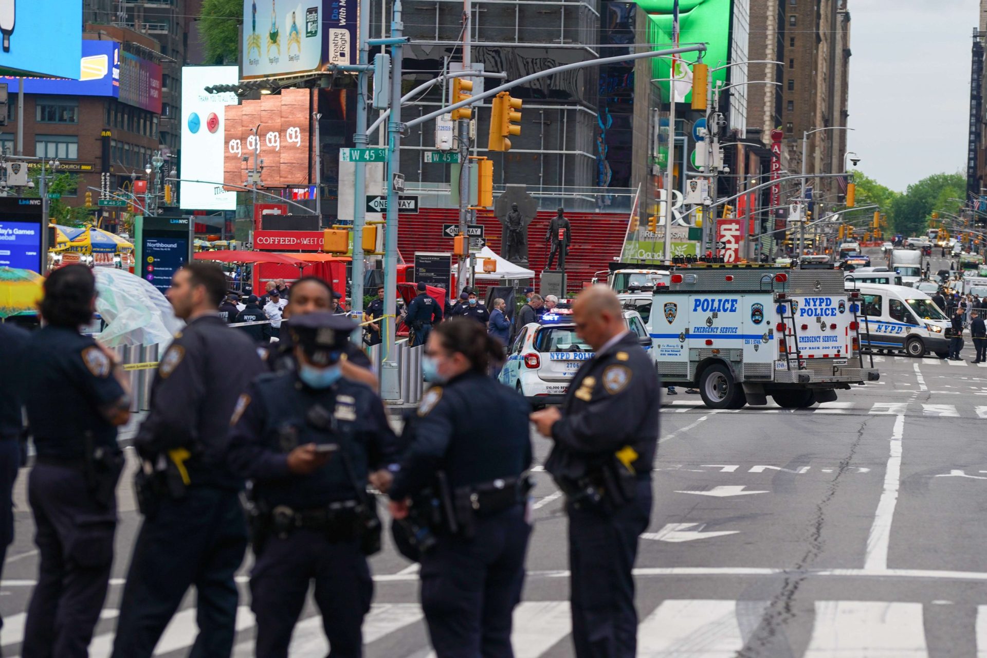 Nova Iorque. Duas mulheres e uma criança de quatro anos baleadas em Times Square