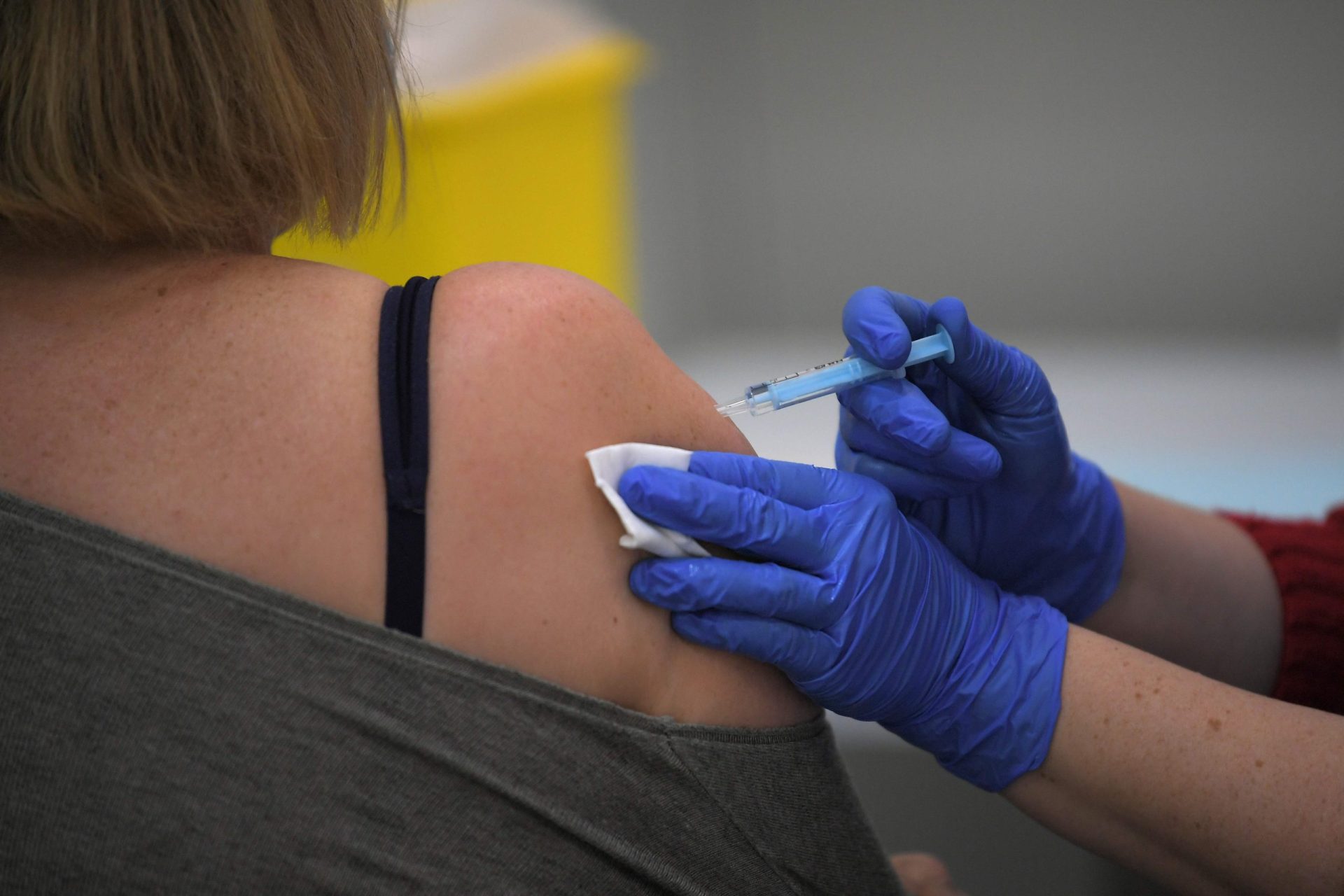 Pessoas com mais de 35 anos já podem fazer autoagendamento da vacina contra a covid-19
