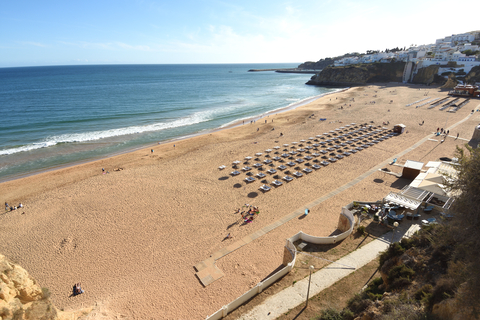 Conduta de esgotos obriga a interdição de banhos na praia dos pescadores em Albufeira