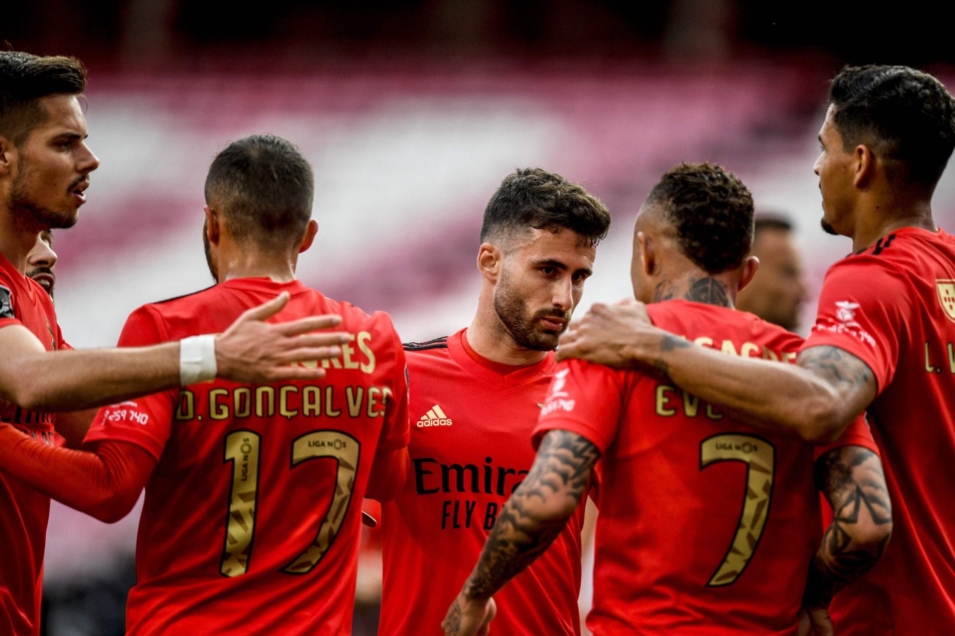 Veja os onzes do jogo entre o Benfica e o Spartak Moscovo