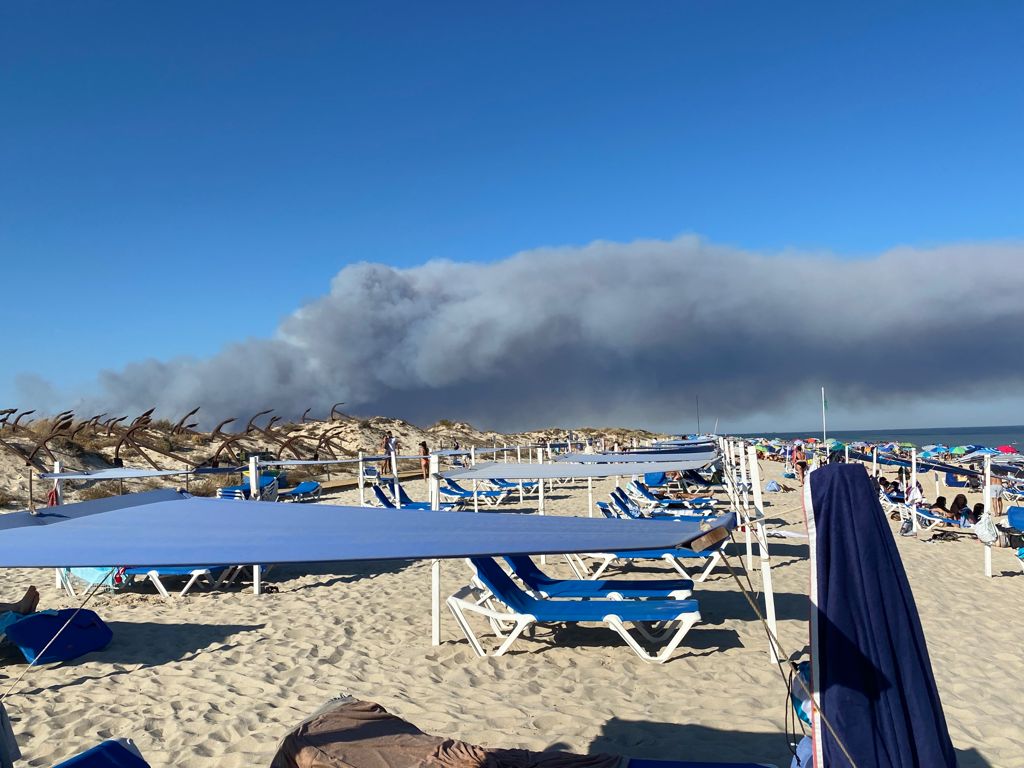 Incêndio em Castro Marim já está a lavrar território de Tavira