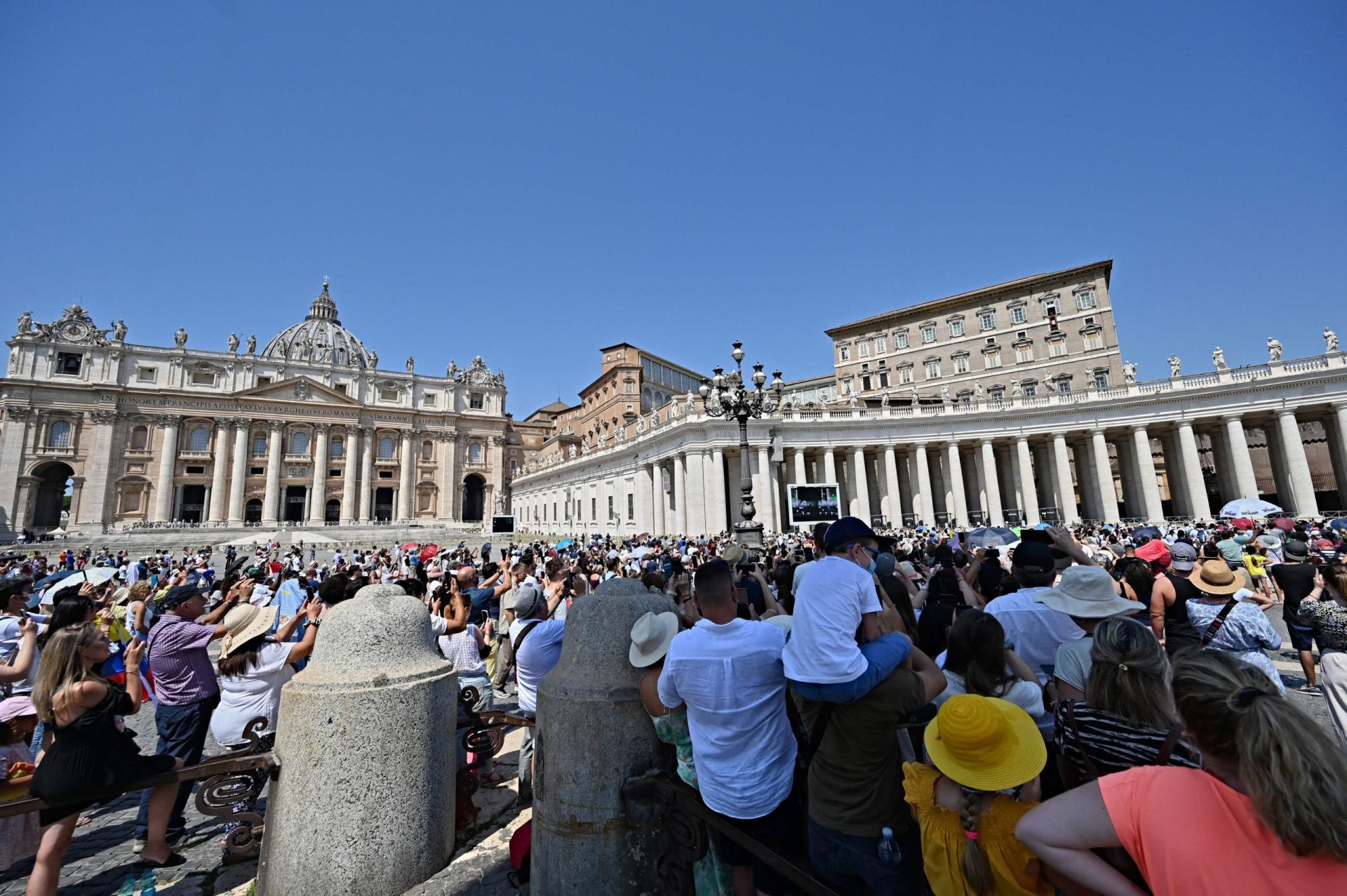 Vaticano sanciona arcebispo polaco por encobrir casos de pedofilia