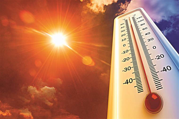 Calor deixa Braga sob aviso laranja e 13 distritos a amarelo