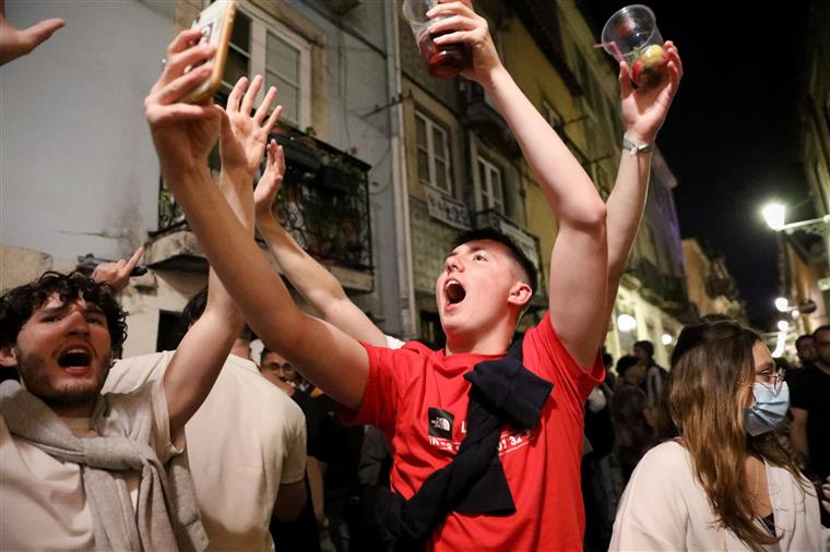 Onze pessoas detidas no Bairro Alto e Cais do Sodré por incumprimento das regras contra a covid-19