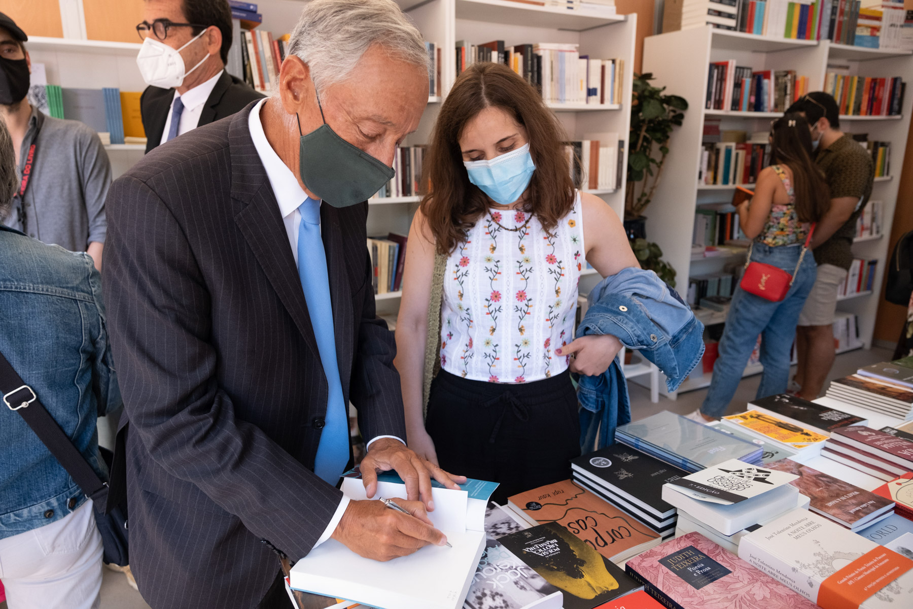 Feiras do Livro no Porto e Lisboa em simultâneo